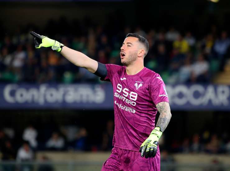 Il portiere del Verona Lorenzo Montipò