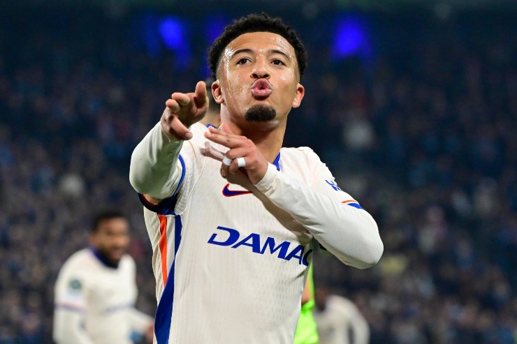 Jadon Sancho esulta dopo il gol