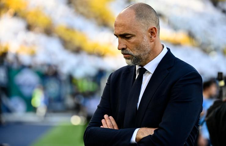 Igor Tudor con le braccia conserte