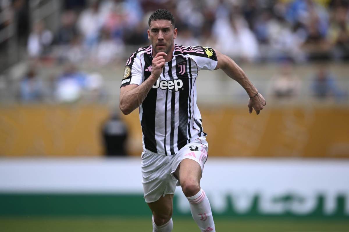Vlahovic alla ricerca del pallone