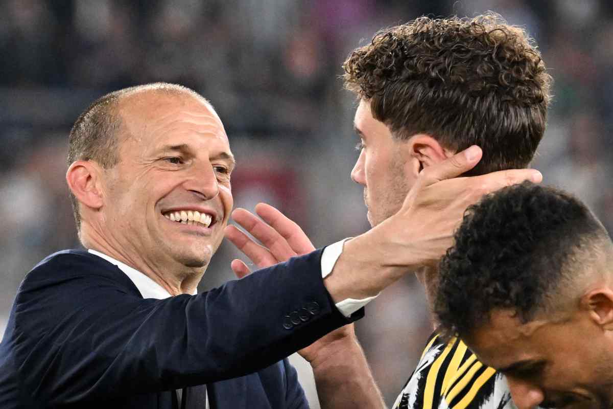 Allegri saluta Vlahovic dopo la vittoria della Coppa Italia