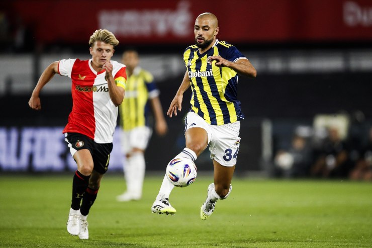 Sofyan Amrabat, centrocampista del Fenerbahce
