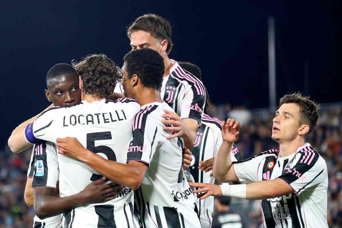 Juventus, esultanza di squadra dopo il gol messo a segno