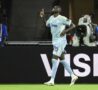 Randal Kolo Muani esulta dopo una rete con la maglia della Juventus