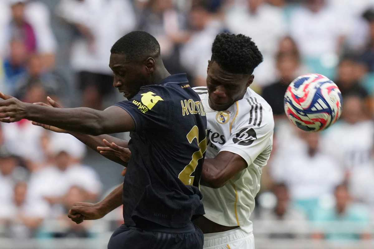Kolo Muani va a contrasto sul suo diretto marcatore