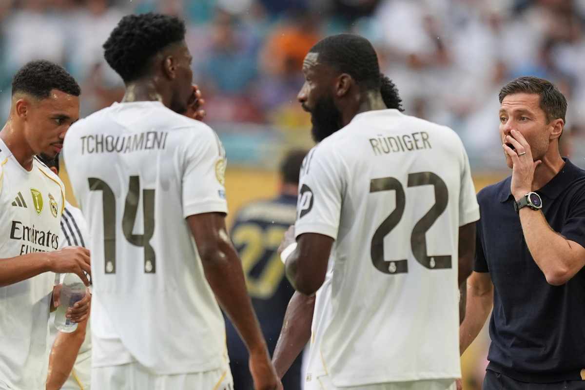 Riunione di Xabi Alonso con il gruppo squadra