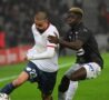 Zhegrova in dribbling palla al piede