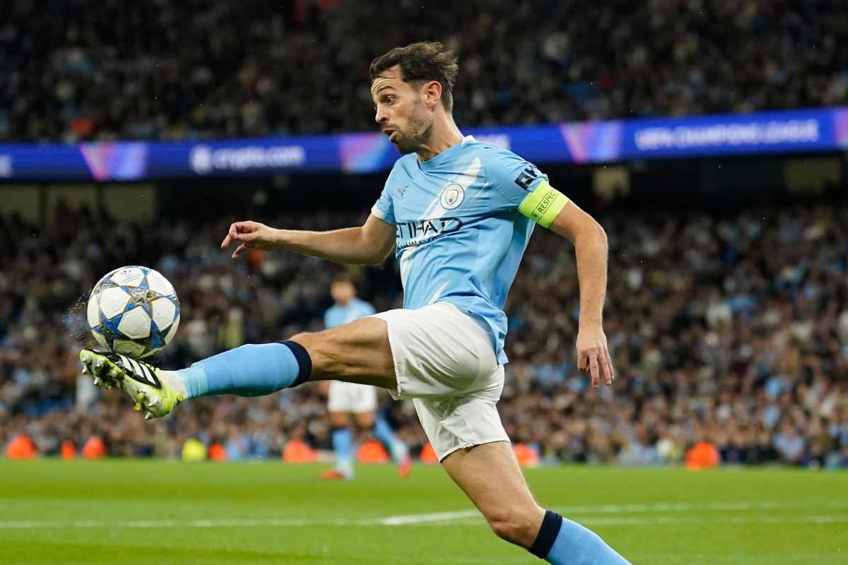 Bernardo Silva aggancia un pallone