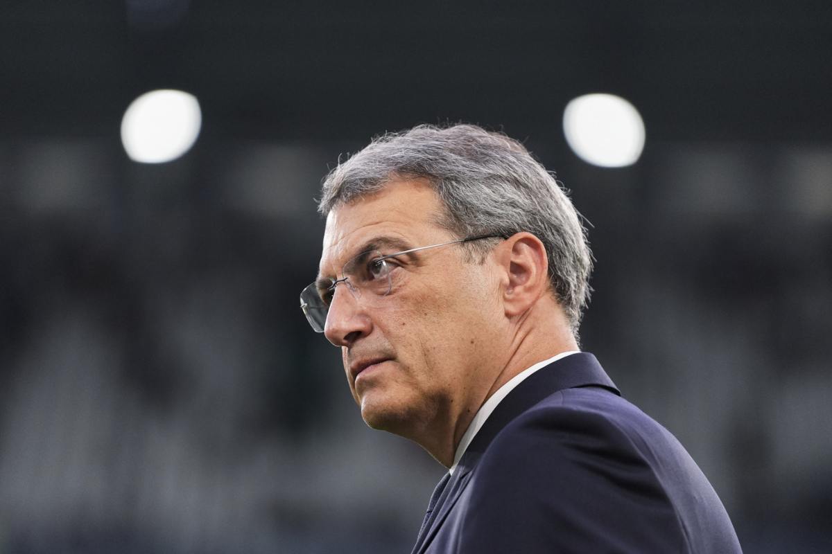 Comolli, dg della Juve, in primo piano