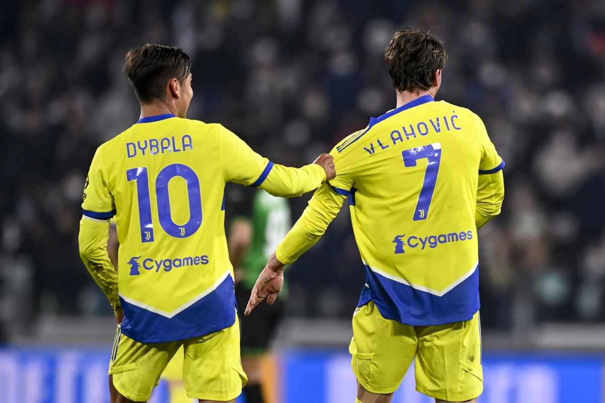 Dybala e Vlahovic con la maglia della Juve