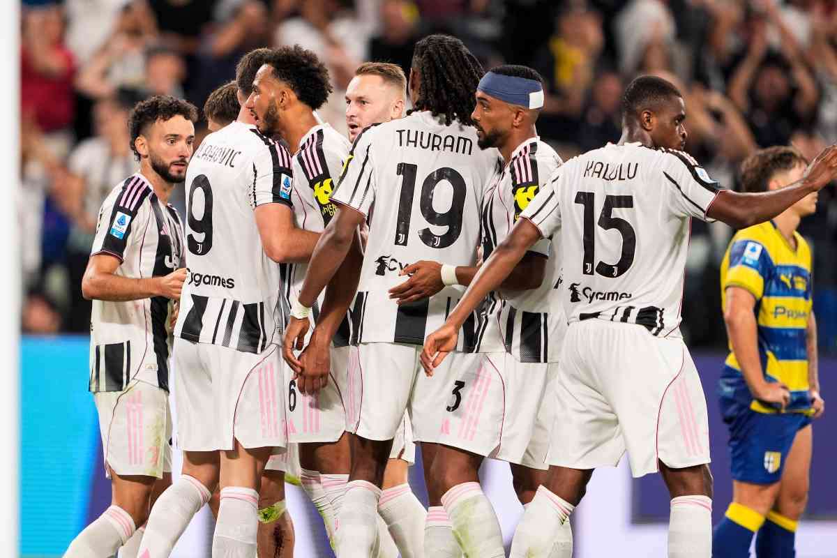 La Juventus esulta dopo il gol