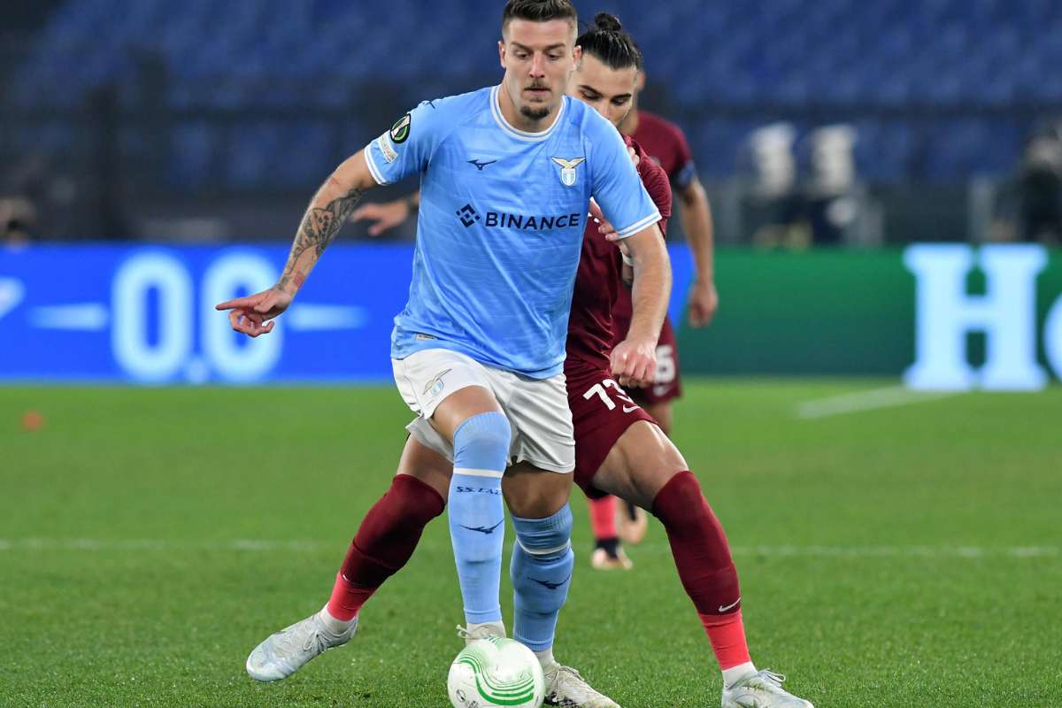 Sergej Milinkovic-Savic in campo con la Lazio