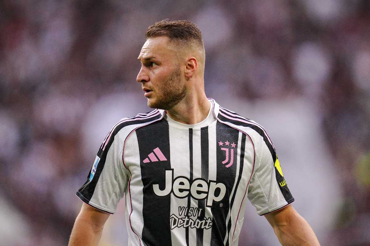 Teun Koopmeiners della Juventus si guarda intorno