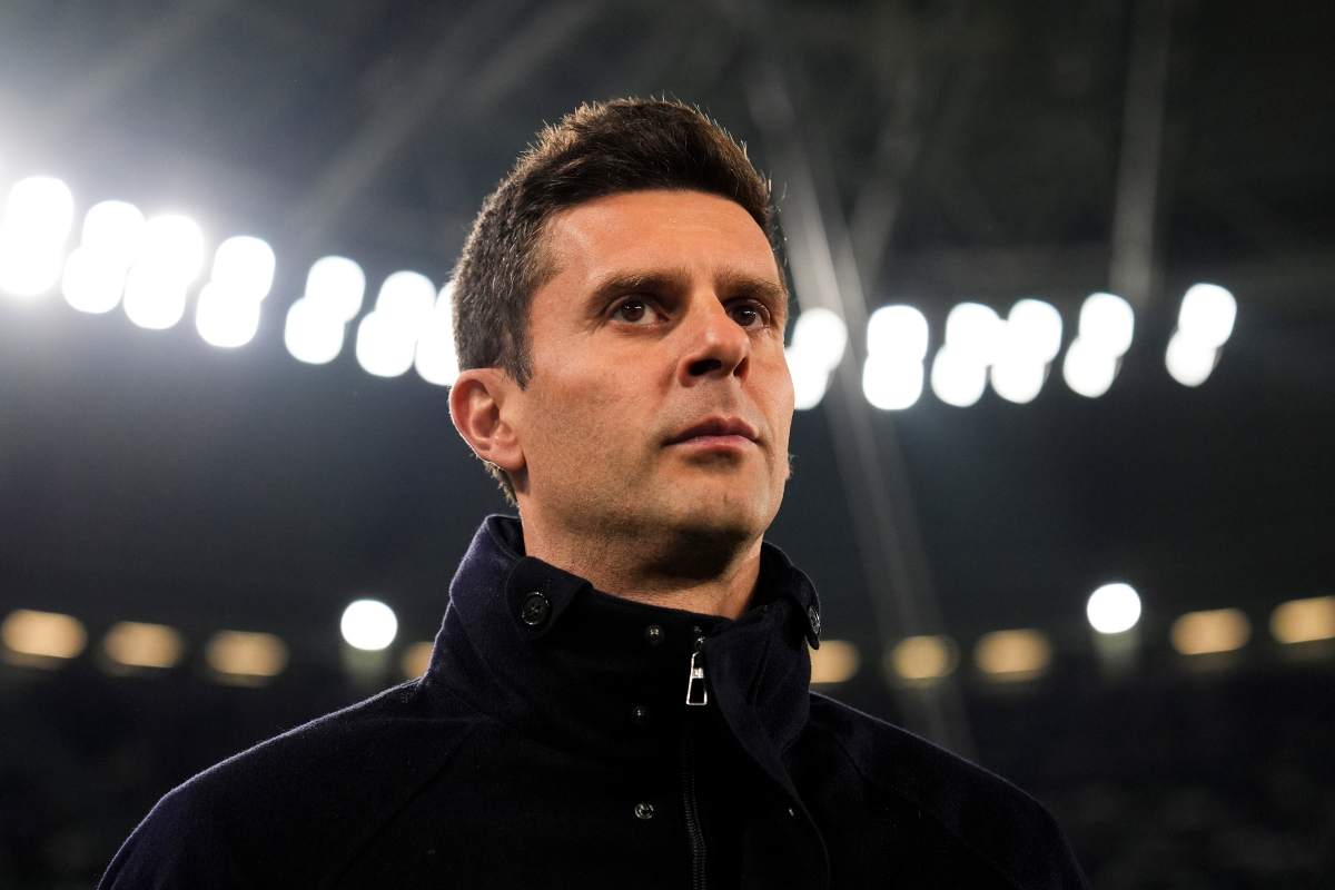 Thiago Motta poco distante dalla panchina della Juventus