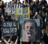 Tifosi della Juventus esultano