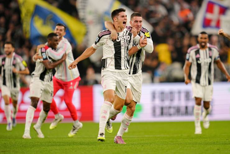 Vasilije Adzic esulta dopo il gol all'Inter