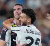 Dusan Vlahovic abbraccia Joao Mario