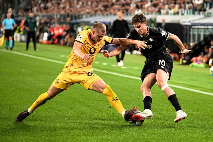 Yildiz prova a dribblare il suo diretto marcatore