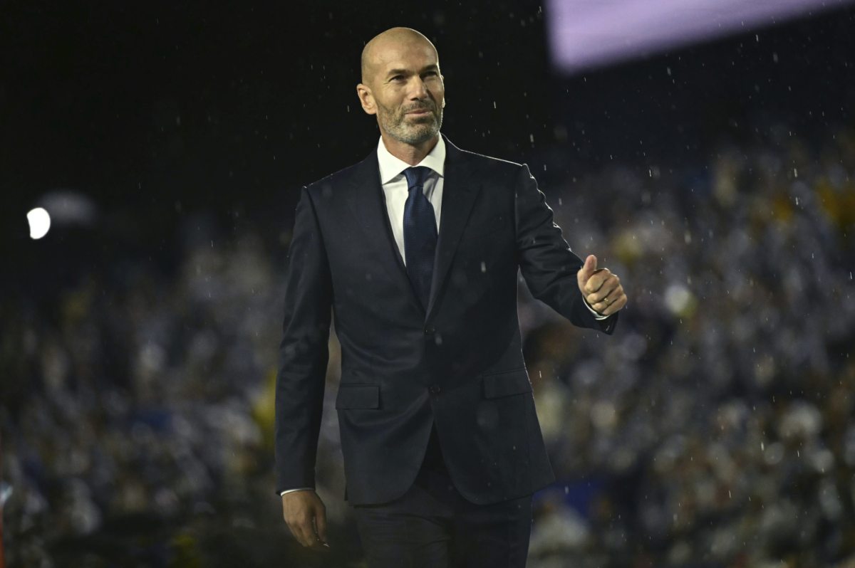 Zidane dà il segno di ok