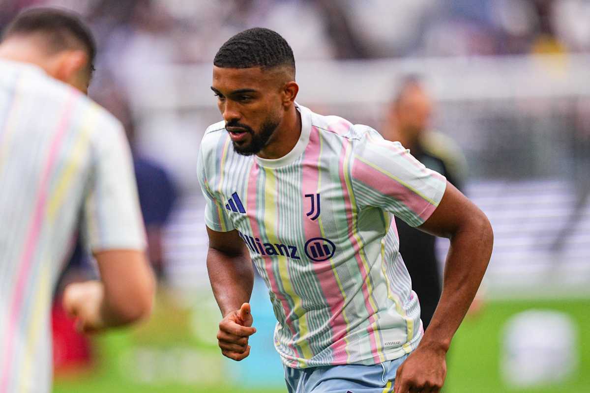 Gleison Bremer durante la fase di riscaldamento