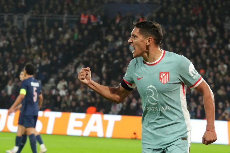 Molina esulta dopo un gol 