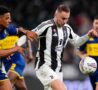 Teun Koopmeiners addomestica un pallone