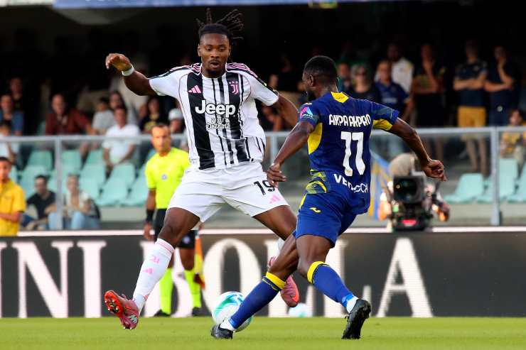 Thuram si avventa su un pallone vagante