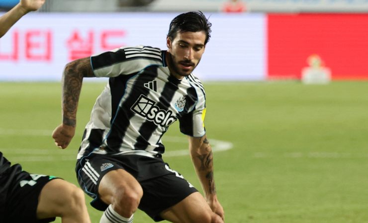 Tonali in azione con la maglia del Newcastle