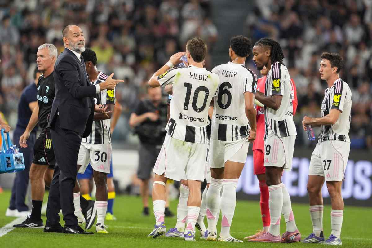 Tudor dà indicazioni alla squadra
