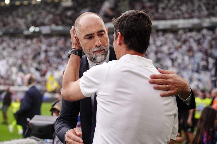 Tudor abbraccia Chivu prima di Juventus-Inter