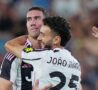 Joao Mario abbraccia Dusan Vlahovic