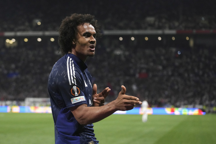 Joshua Zirkzee esulta dopo il gol con lo United