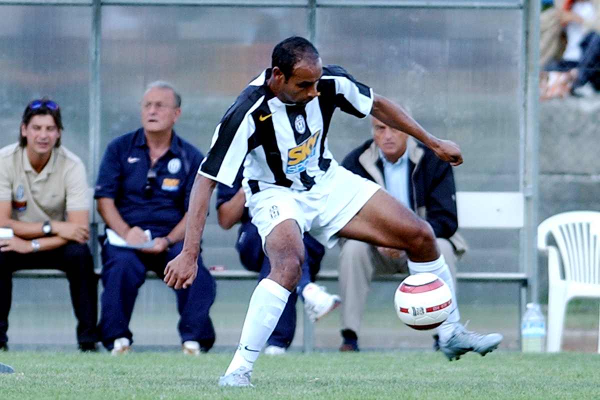 Emerson in campo con la maglia della Juventus