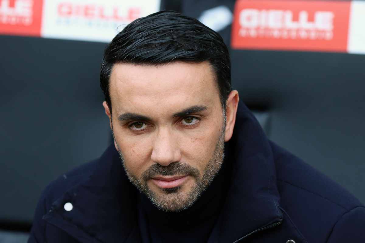 Palladino in panchina prima di una partita