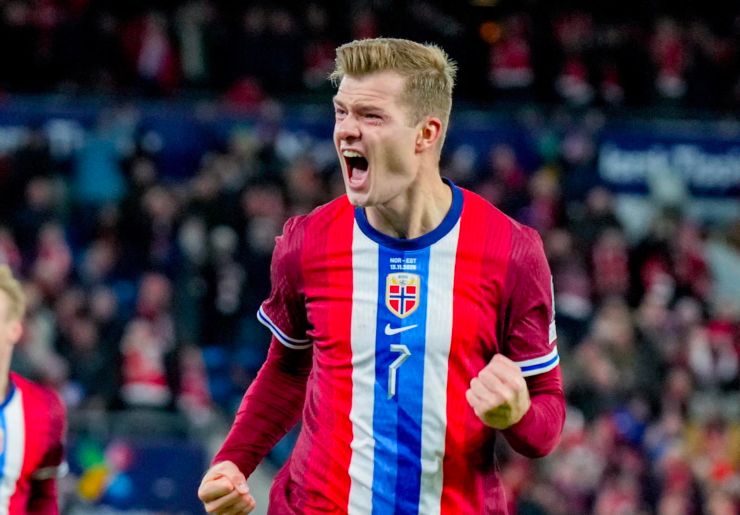 Sorloth esulta dopo un gol con la Norvegia