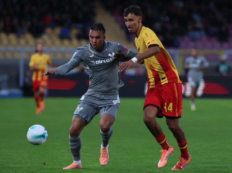 Tiago Gabriel in azione con il Lecce