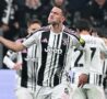 Vlahovic esulta dopo un gol con la Juve