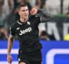 Vlahovic esulta dopo un gol con la Juve
