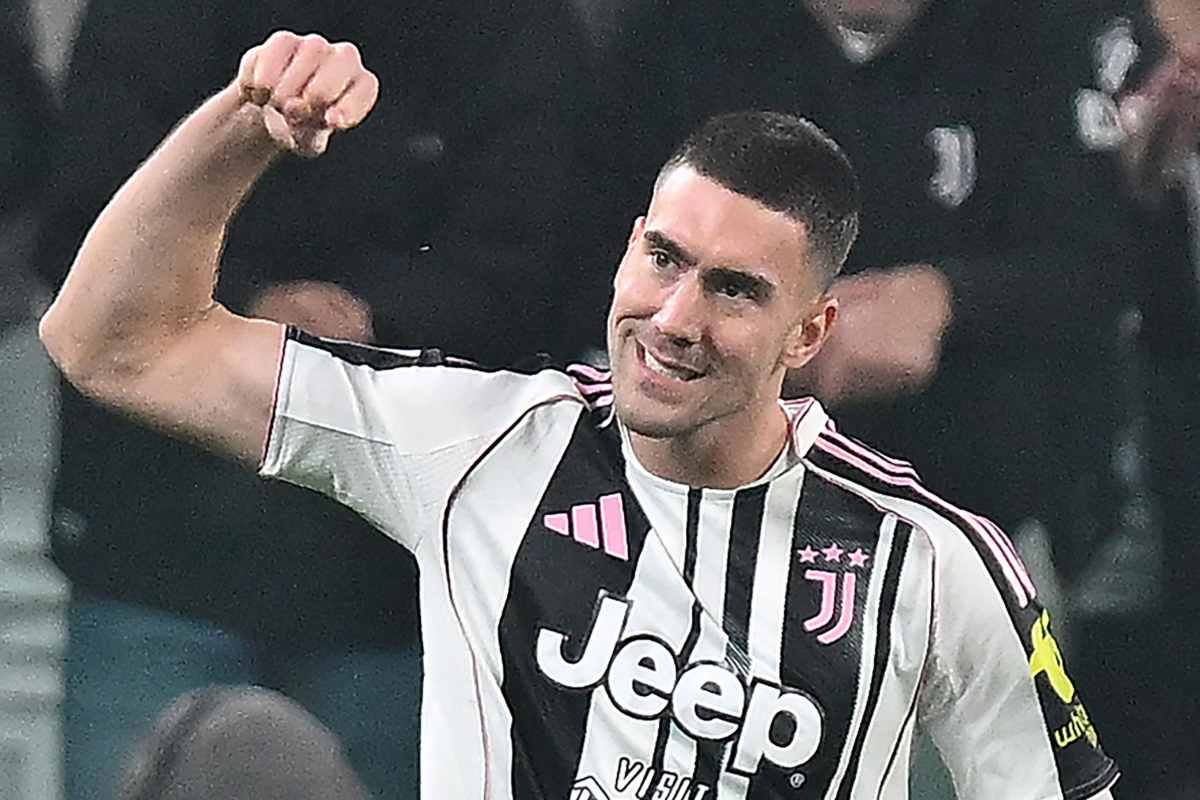 Vlahovic esulta dopo il gol all'Udinese