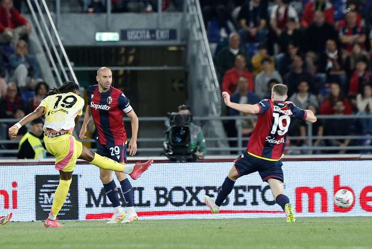 Thuram prova il tiro da fuori