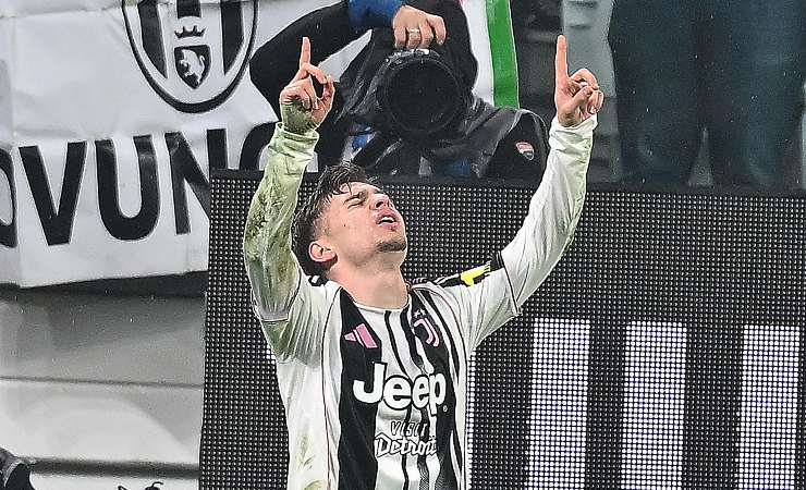 conceicao con le dita al cielo