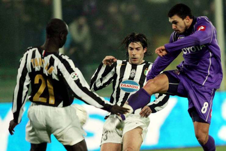 giannichedda e thuram contrastano bojinov