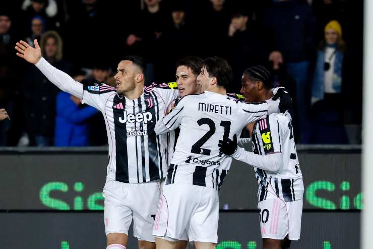 esultanza di kostic, yildiz, david e miretti