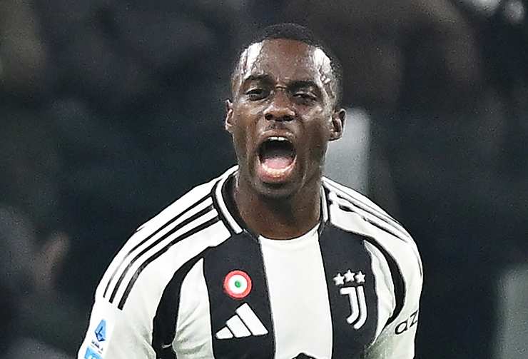 weah esulta dopo un gol con la maglia della juve