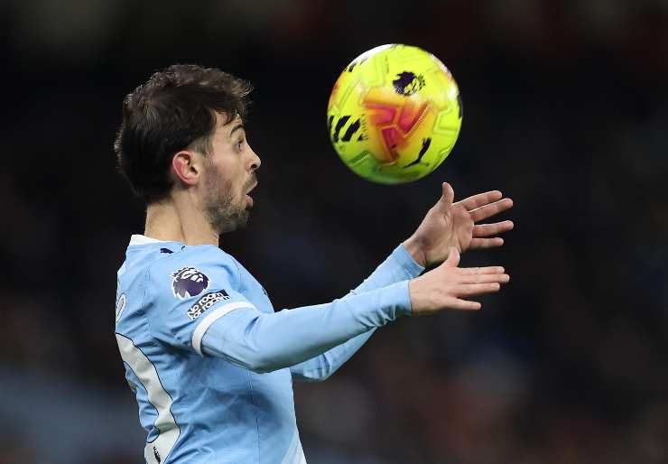 bernardo silva stoppa il pallone