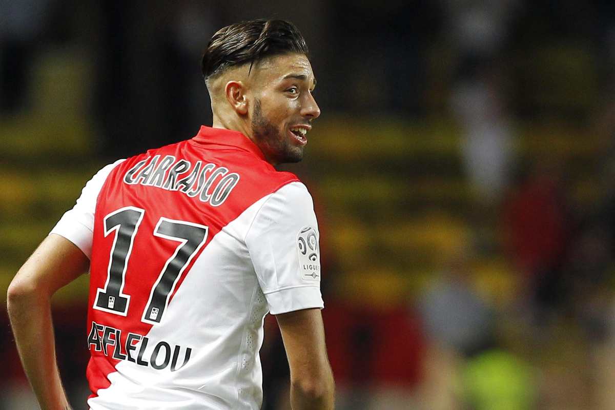 carrasco guarda alle sue spalle