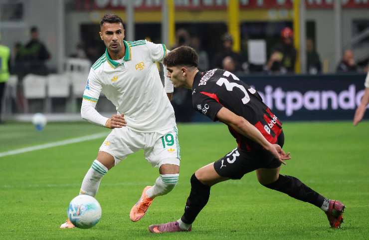 celik in azione con la maglia della Roma contro bartesaghi del milan