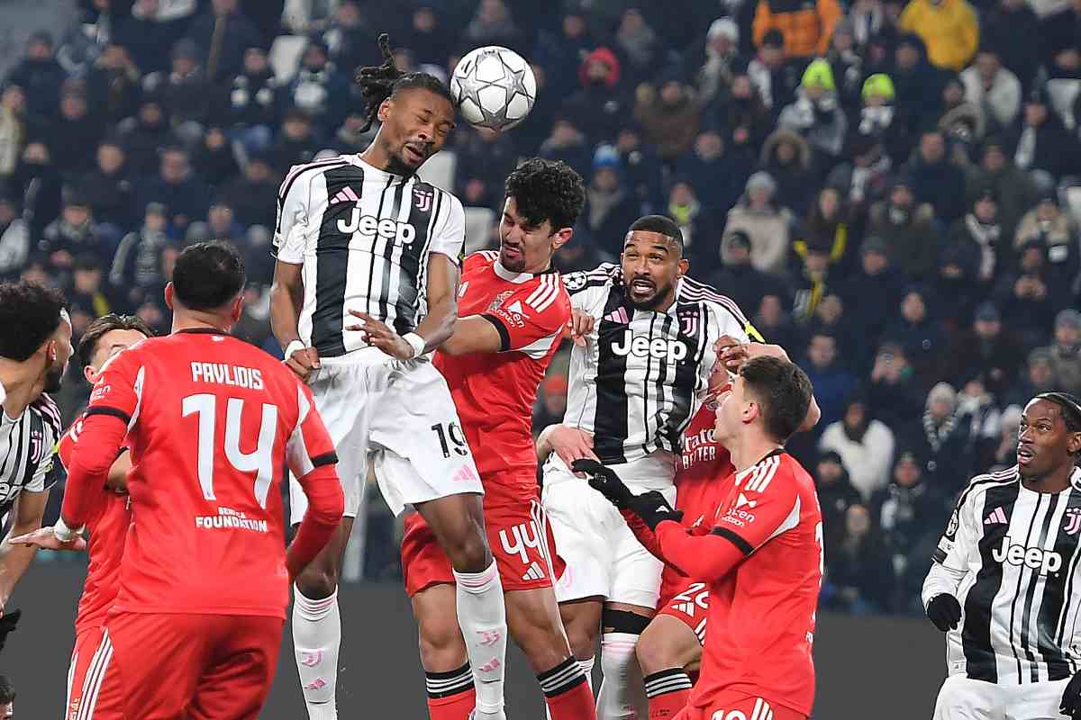 colpo di testa di thuram