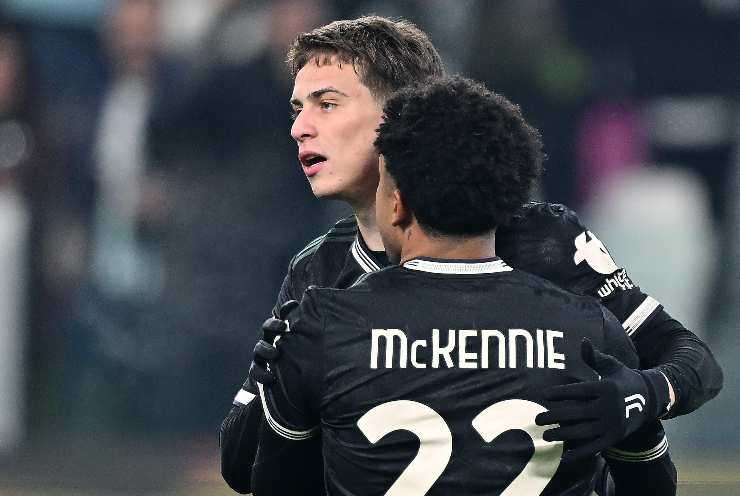 McKennie con Yildiz