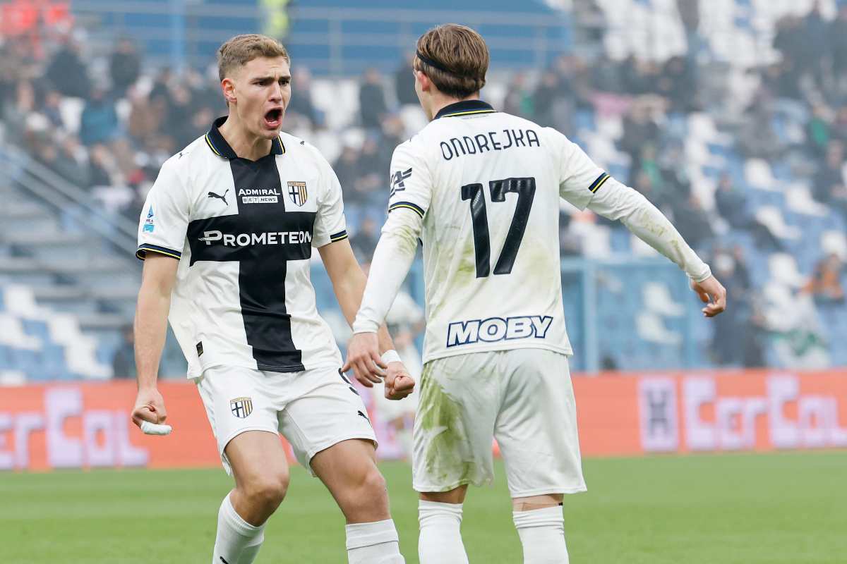 pellegrino esulta dopo un gol